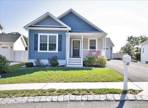 19 Emerson Ter, Highland, NY, 12528-1359 | Card Image