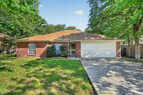 549 Dylan Ct, Azle, TX, 76020-2529 | Card Image