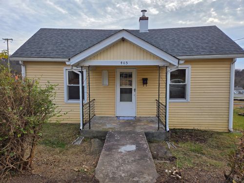 403 W King St, Bedford, VA, 24523-2721 | Card Image