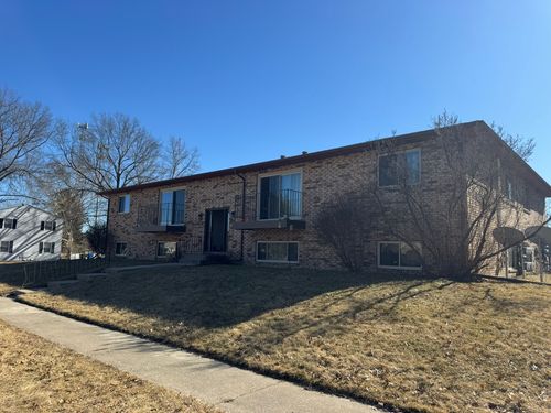 4-310 30th Avenue Ct, Moline, IL, 61265-5901 | Card Image