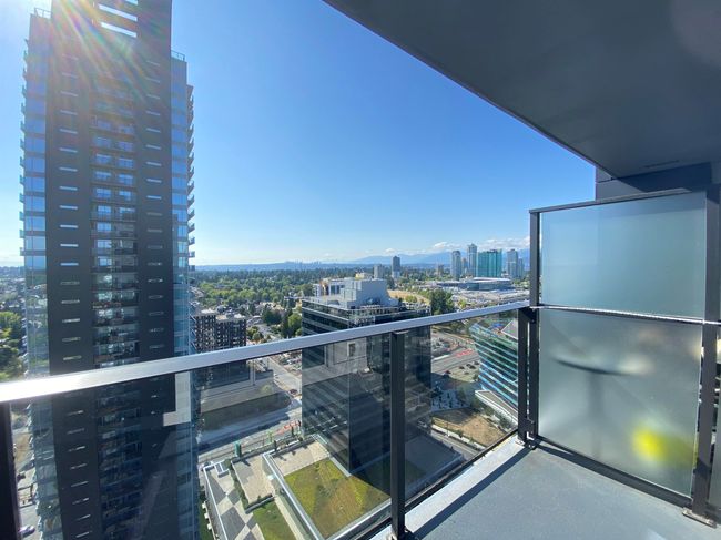 2603 - 13655 Fraser Highway, Condo with 2 bedrooms, 2 bathrooms and 1 parking in Surrey BC | Image 7