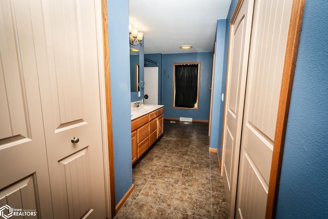 403 E Carleton St, House other with 6 bedrooms, 4 bathrooms and null parking in Toledo IA | Image 16