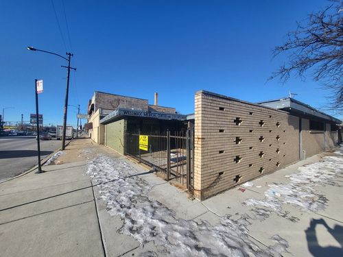 5734 W North Ave, Chicago, IL, 60639-4152 | Card Image