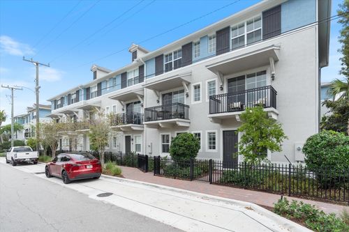 69-47 Nw 4th Ave, Delray Beach, FL, 33444-2625 | Card Image