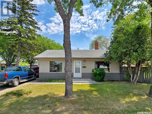 507 Egbert Ave, Saskatoon, SK, S7N1X4 | Card Image