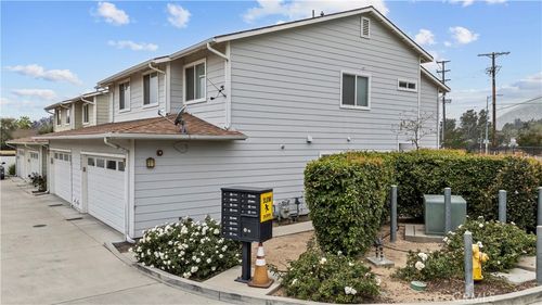14552 Foothill Blvd, Sylmar, CA, 91342-1407 | Card Image