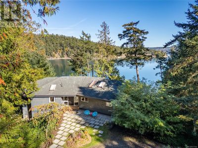 8824 Canal Rd, House other with 3 bedrooms, 2 bathrooms and 3 parking in Pender Island BC | Image 1