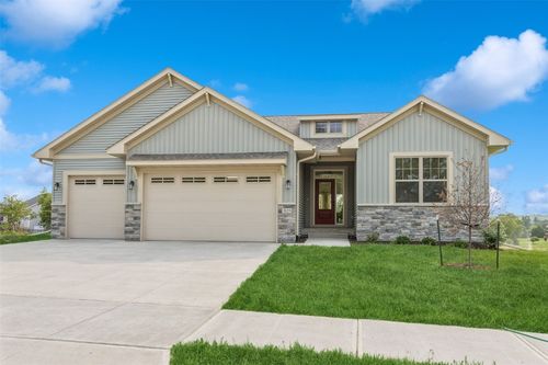 3125 Sunflower St, Ely, IA, 52227-9102 | Card Image