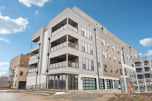 302-2842 Gunnison Drive, Columbus, OH, 43228 | Card Image
