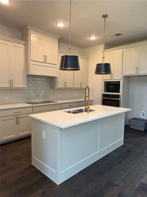 8028 Thomas Xing, North Richland Hills, TX, 76180-6400 | Card Image