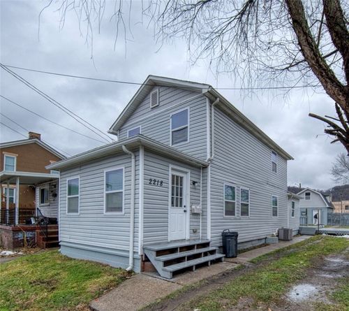 2218 9th Ave, Beaver Falls, PA, 15010-3759 | Card Image