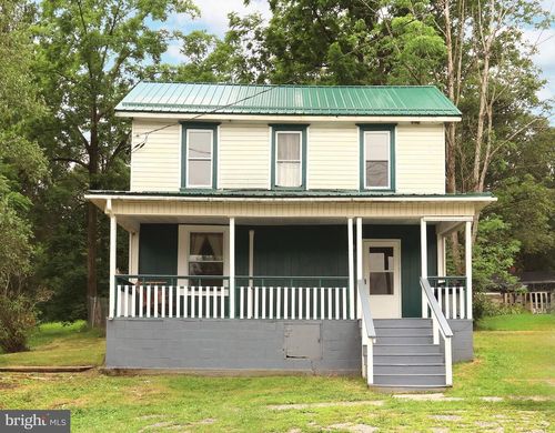 105 W Nectarine St, SNOW SHOE, PA, 16874-8510 | Card Image