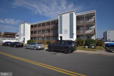 E304 - 424 Lark Lane, Condo with 2 bedrooms, 1 bathrooms and null parking in OCEAN CITY MD | Image 2