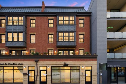 3-2035 Division St, Chicago, IL, 60622-8106 | Card Image