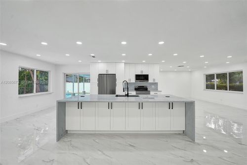 10601 Nw 43rd Ct, Coral Springs, FL, 33065-2320 | Card Image