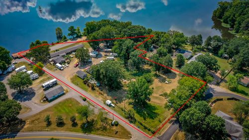 18 Coffee Creek Lndg, Perryville, AR, 72126-8248 | Card Image