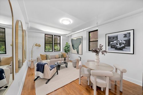 gra-315 E 56th St, New York, NY, 10022-3734 | Card Image