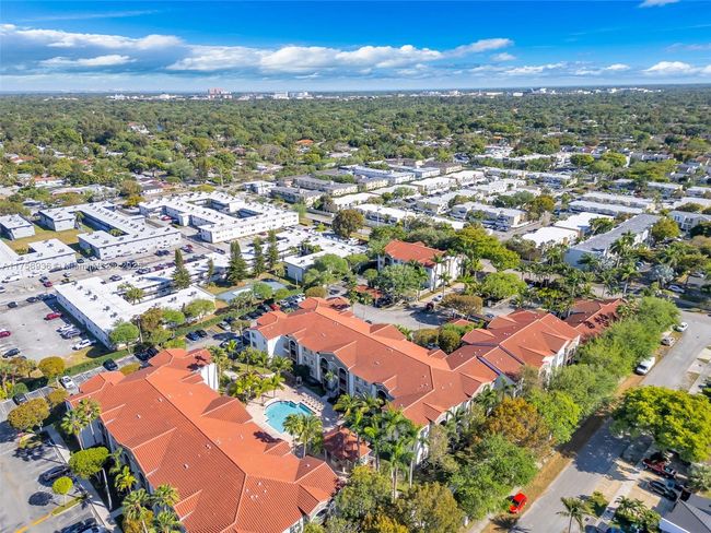 APT-112 - 6831 Sw 44 Th St, Condo with 3 bedrooms, 2 bathrooms and null parking in Miami FL | Image 37