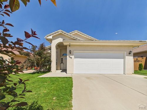 948 Willowcrest Dr, Pueblo, CO, 81005-5592 | Card Image