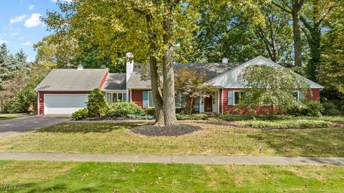 2520 Belleflower Drive, Alliance, OH, 44601 | Card Image