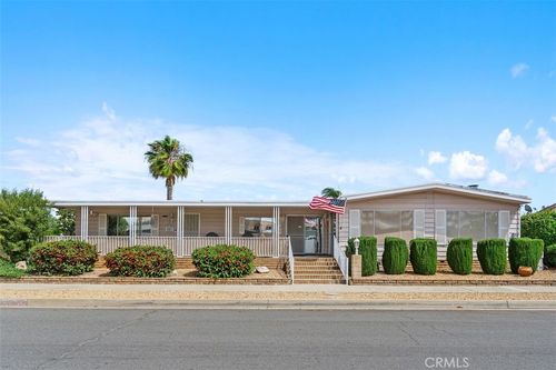 2975 Manzanita Way, Hemet, CA, 92545 | Card Image