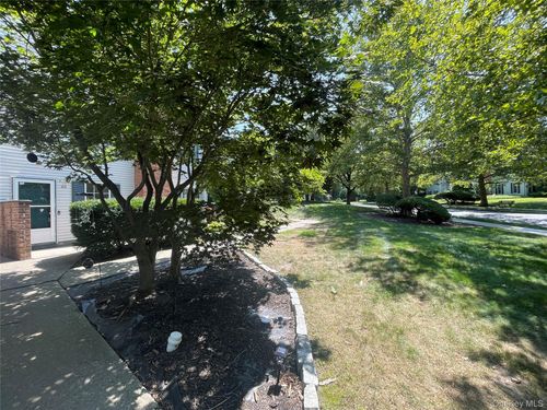 66 Homestead Village Dr, Warwick, NY, 10990-4214 | Card Image