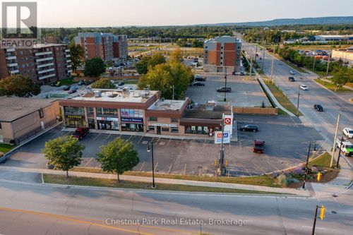 560 1st St, Collingwood, ON, L9Y1C1 | Card Image