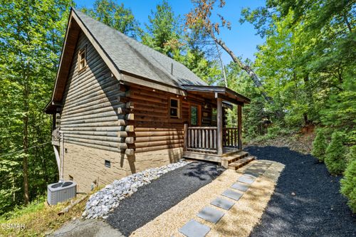 1922-1922 Beach Front Drive, Sevierville, TN, 37876 | Card Image