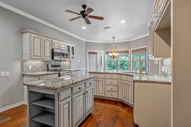 519 Hideaway Ln E, House other with 4 bedrooms, 3 bathrooms and null parking in Hideaway TX | Image 15