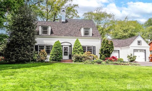 7 Crest Rd, New Brunswick, NJ, 08901-1567 | Card Image