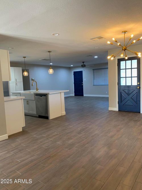 6943 E Loma Land Dr, Scottsdale, AZ, 85257-3252 | Card Image