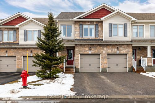 526 Stanley Brothers St, Almonte, ON, K0A1A0 | Card Image