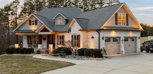 536 Black Mountain Rd, Pilot Mountain, NC, 27041-7322 | Card Image