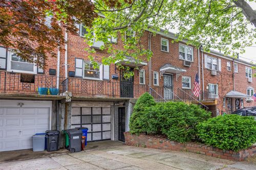 61 69th Pl, Middle Village, NY, 11379-1138 | Card Image