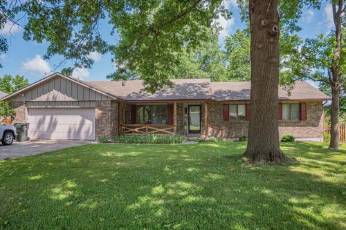 713 Homestead Dr, MOBERLY, MO, 65270-2910 | Card Image
