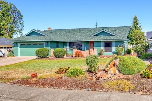 3527 Brannon Dr, Medford, OR, 97504-9268 | Card Image