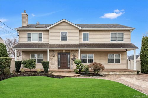 69 Thomas Ave, Bethpage, NY, 11714-1909 | Card Image