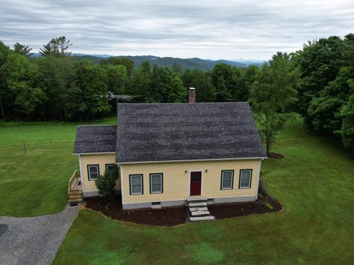 2425 Old Silo Rd, Saint Johnsbury, VT, 05819-8596 | Card Image