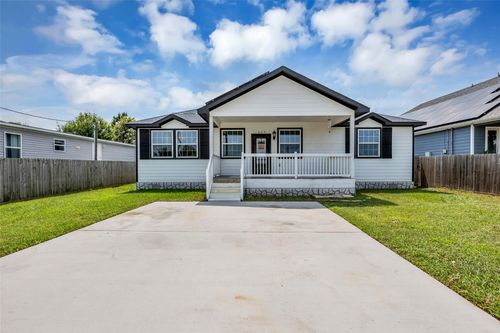 429 Road 5107, Cleveland, TX, 77327-1297 | Card Image