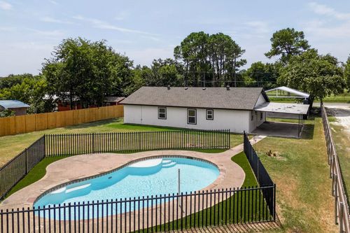 208 Ponderosa Ln, Burleson, TX, 76028-3028 | Card Image