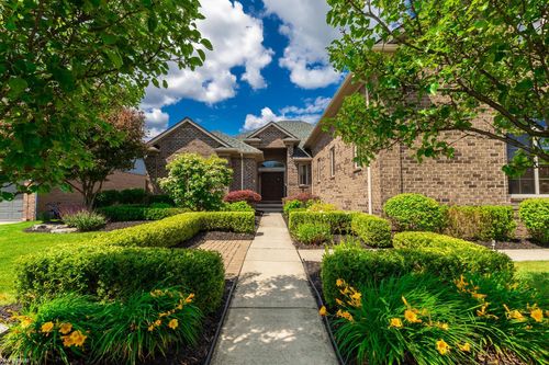 27153 Alderman Court, Harrison Charter Township, MI, 48045 | Card Image