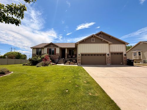 1672 Equestrian Park Way, Kaysville, UT, 84037-6841 | Card Image