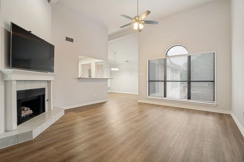 521 Clear Springs Dr, Mesquite, TX, 75150-4958 | Card Image