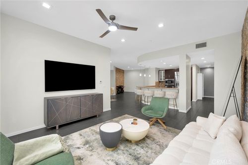 220-21 Gramercy, Irvine, CA, 92612-0008 | Card Image