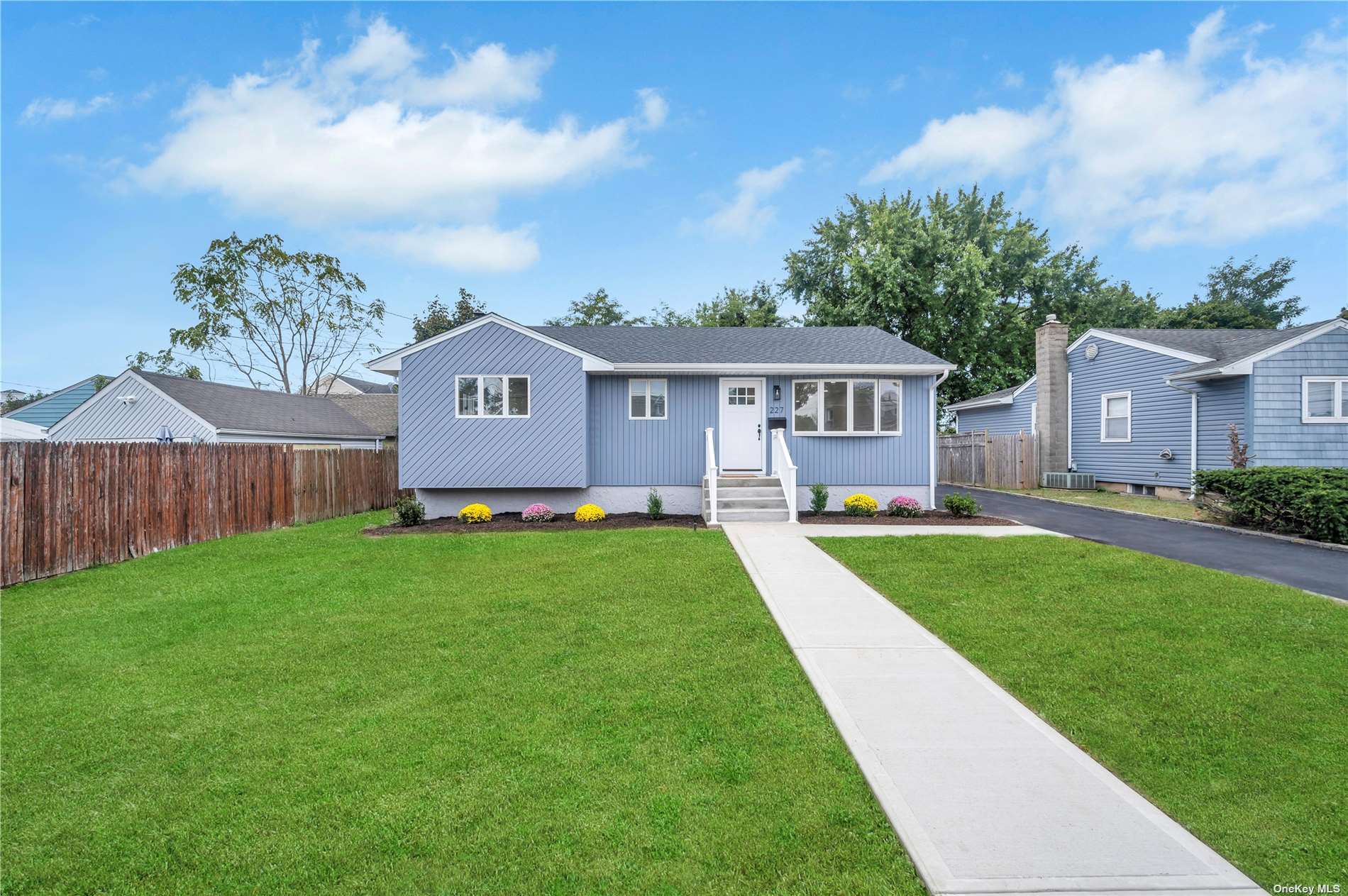 Bergen Ct, Copiague, NY 11726