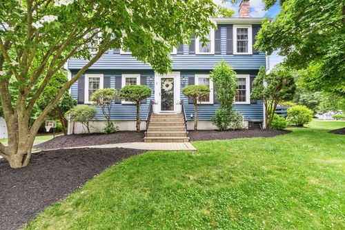 1 Castle Rd, Medway, MA, 02053-2266 | Card Image