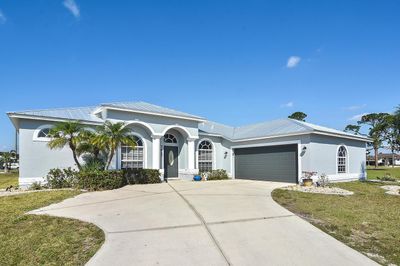 7417 S Moss Rose, House other with 3 bedrooms, 2 bathrooms and null parking in Punta Gorda FL | Image 1