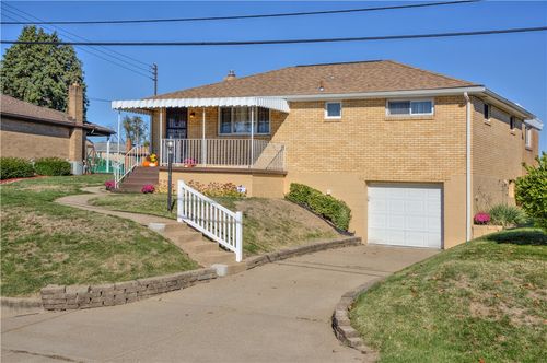 230 Lenore Dr, Mc Kees Rocks, PA, 15136-1828 | Card Image