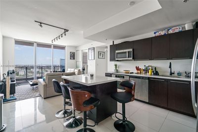 2908 - 90 Sw 3rd St, Condo with 2 bedrooms, 2 bathrooms and null parking in Miami FL | Image 1