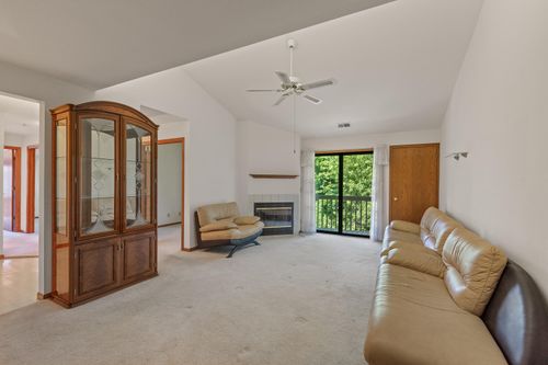 116 E Freistadt Rd, Thiensville, WI, 53092-1673 | Card Image
